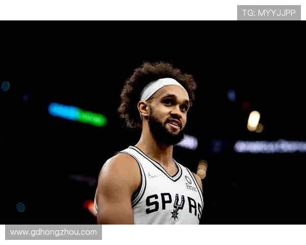 德里克怀特状态起伏16投6中三分球表现不佳但仍贡献16分5助攻2盖帽